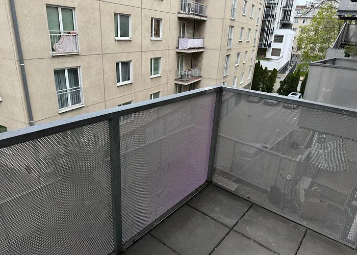 1br, Train Station, Central, Modern 公寓