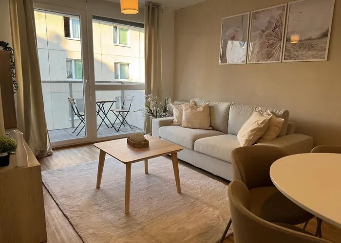 1br, Train Station, Central, Modern 公寓