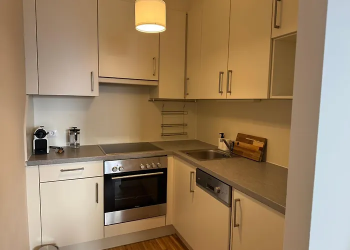 1br, Train Station, Central, Modern 公寓 *