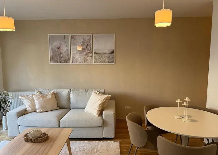 1br, Train Station, Central, Modern 公寓 *